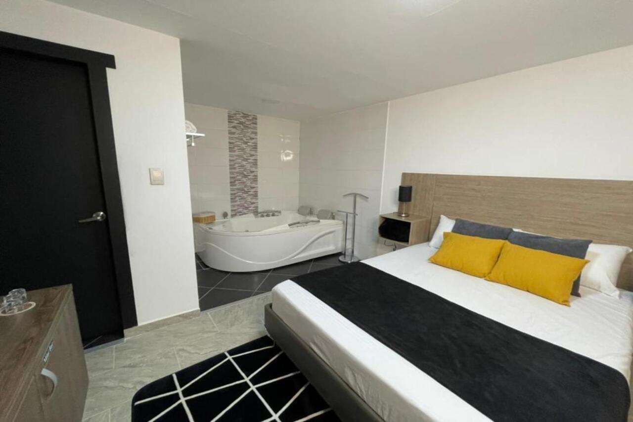 Hotel Velero Сан-Антонио Экстерьер фото